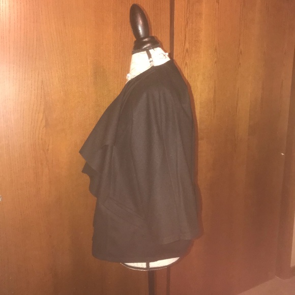 Vera Wang waterfall jacket. - Picture 3 of 5